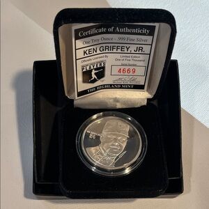 1992-98 Highland Mint Ken Griffey Jr .999 - 1 oz. Silver RARE Coin 4669/5000